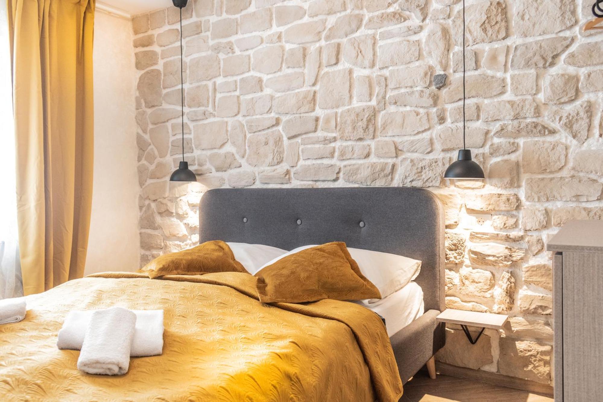 L&B Amphitheater Apartments بولا المظهر الخارجي الصورة